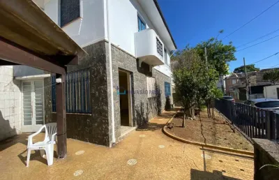 Casa à venda  ao lado da estação de metrô praça da árvore, com 2 quartos.