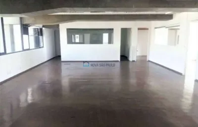 Venda. conjunto comercial no brooklin com 212  m² . 3 vagas.  6 salas.