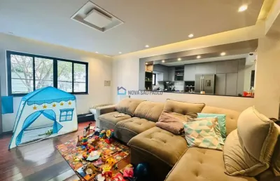 Sobrado com 5 quartos e 4 banheiros à venda, 520 m²,  tem em anexo 3 lojas comerciais com renda.