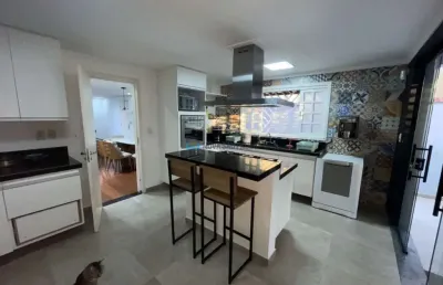 Sobrado 280m² - 4 dormitórios, 1 suíte, 2 vagas - ipiranga