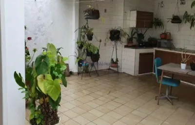 Casa a venda 2 dormitórios sendo2 suítes, 2 vagas , 300 mts estação praça da arvore, saúde