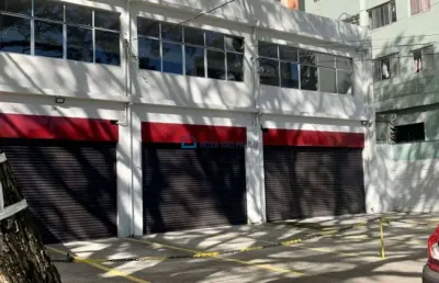 Loja com 806mts de área, 12 vagas ao lado da estação saúde  do metrô.