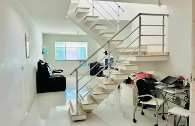 Casa sobrado com 3 suítes, semi novo, proximo ao metrô praça da arvore.