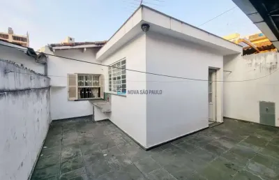 Casa térrea à venda, com 02 dormitórios, 2 vagas, edícula, a 500 metros do metrô jabaquara!