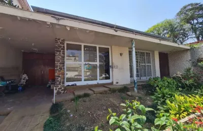 Terreno de 268 m² com uma casa com 197 m², próximo do metrô eucaliptos.