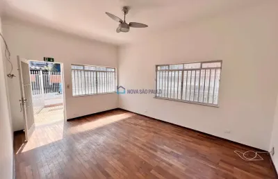 Casa térrea à venda em mirandópolis com 3 quartos e 3 vagas de garagem.