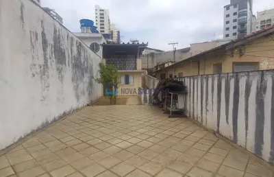 Casa com quintal gigante no bairro do bosque da saude