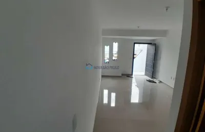 Sobrado novo com 124 metros de área construída, 2 suítes, 1 lavabo, sacada , 3 vagas, churrasqueira,