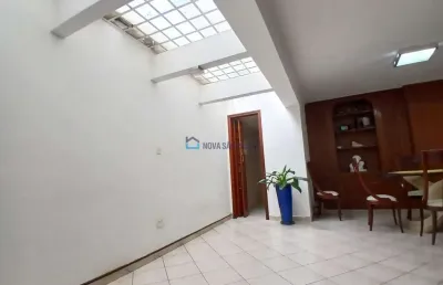 Casa assobradada  m2, residencial e comercial , 2vagas , 4 suítes metrô saúde