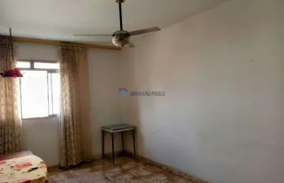 Apartamento 2 quartos, 1 vaga, a 350 metros do metrô liberdade