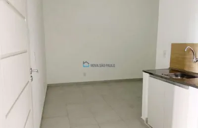 Kitnet à venda, com 1 dormitório e 1 banheiro, na vila monumento