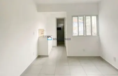 Kitnet à venda, com 1 dormitório e 1 banheiro, na vila monumento