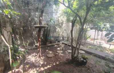 Casa térrea à venda 2 quartos, 2 vagas, próxima ao metrô linha verde