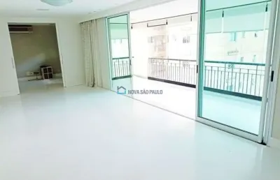 Apartamento com 3 suítes, varanda incrível e lazer de clube no brooklin