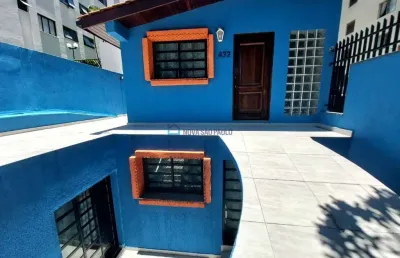 Casa espaçosa à venda no bosque da saúde - 3 dormitórios, 1 suíte, 2 vagas