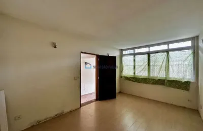 Seu novo lar com 4 quartos e 2 vagas próximo ao metrô