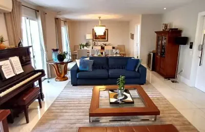 Apartamento amplo alto padrão 4 suítes e 4 vagas em moema pássaros!