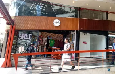 2 salas comerciais com 121m ²,  piso térreo  galeria do rock centro de sp