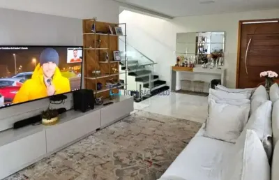 Casa com piscina à venda no planalto paulista pronta para morar.