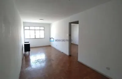 Apartamento à venda na aclimação com 49m² e 1 dormitório.
