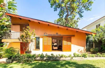Casa à venda, com 3 quartos, 1 suíte, 4 vagas, no jardim everest.