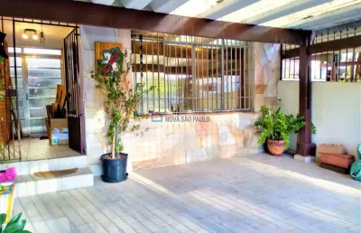 Sobrado com 2 dormitórios e 2 vagas na vila das mercês.