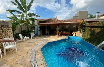 Sobrado à venda com 4 suítes, espaço gourmet com piscina no jardim esplanada