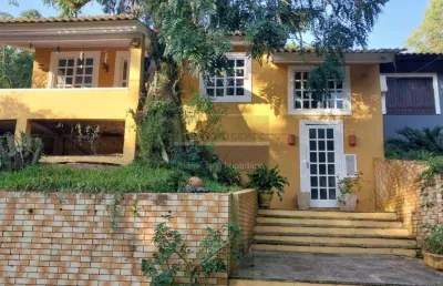 Casa de condomínio 3 dormitórios à venda no bairro cantegril com 245 m² de área privativa - 4 vagas de garagem