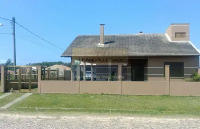 Casa 3 dormitórios à venda no bairro zona nova com 138 m² de área privativa - 8 vagas de garagem