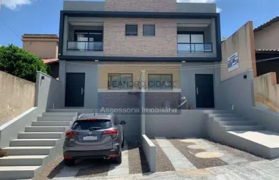 Casa 2 dormitórios à venda no bairro mário quintana com 100 m² de área privativa - 2 vagas de garagem