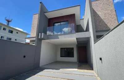 Sobrado geminado no iririú com 3 quartos para venda, 148 m²