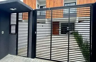 Sobrado geminado no iririú com 3 quartos para venda, 105 m²