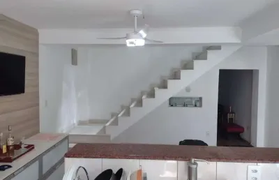 Vila belmiro -  ótimo sobrado com 3 dormitórios, suíte com hidro massagem, armários, sacada em um dos quartos, sala para 2 ambientes, cozinha estilo americano, área de serviço, quintal com churrasquei