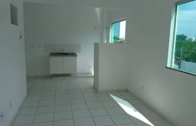 Flores, ao lado da praça de alimentação, pronto para morar