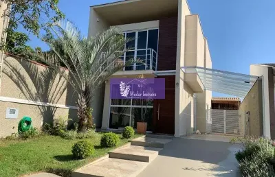 Casa de alto padrão - conforto, elegância e localização privilegiada!