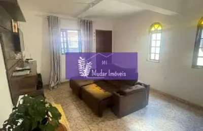 Encantadora casa à venda - conforto e praticidade em excelente localização!