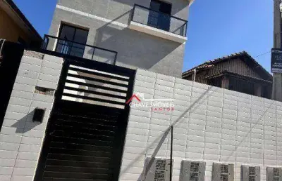 Sobrado duplex com 94,74m² úteis, localizado no macuco em santos;