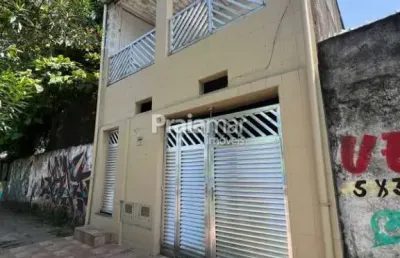 Casa sobrado | 02 dorm | 131m² | 01 vaga de garagem | vila margarida - são vicente.