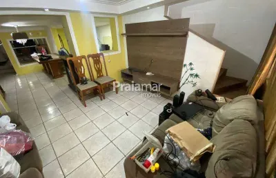 Sobradão com quintal amplo | 02 dorms | 02 vagas de garagem | 128,03m² | vila valença - são vicente.