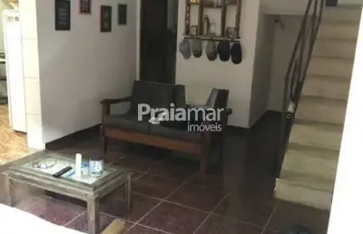 Casa condomínio 02 dorms | quintal | 01 vaga coletiva | vila voturua - são vicente