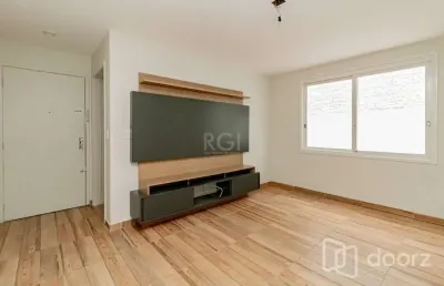 Apartamento com 2 quartos à venda na avenida do forte, 1174, vila ipiranga, porto alegre, 74 m2 por r$ 380.000