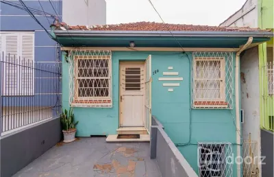 Casa com 4 quartos à venda na avenida caçapava, 160, petrópolis, porto alegre, 98 m2 por r$ 590.000