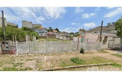 Terreno à venda na rua teixeira de freitas, 747, santo antônio, porto alegre, 1317 m2 por r$ 749.990