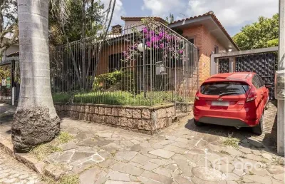 Casa com 4 quartos à venda na rua professor fernando carneiro, 112, três figueiras, porto alegre, 250 m2 por r$ 1.500.000