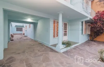 Casa com 6 quartos à venda na rua são francisco, 941, santana, porto alegre, 290 m2 por r$ 590.000