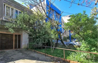 Casa com 3 quartos à venda na avenida protásio alves, 3146, petrópolis, porto alegre, 179 m2 por r$ 420.000