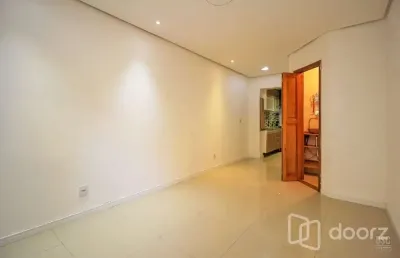 Casa em condomínio fechado com 1 quarto à venda na rua mura, 371, guarujá, porto alegre, 70 m2 por r$ 200.000