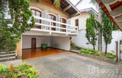 Casa com 3 quartos à venda na rua doutor josé maria whitaker, 74, vila sônia, são paulo, 303 m2 por r$ 1.350.000