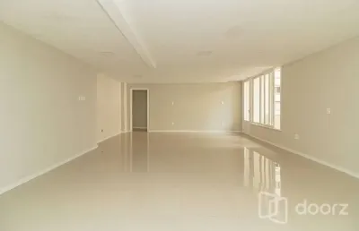 Apartamento com 3 quartos à venda na rua ramiro barcelos, 1081, moinhos de vento, porto alegre, 147 m2 por r$ 680.000