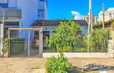 Casa com 3 quartos à venda na rua domingos crescêncio, 867, santana, porto alegre, 130 m2 por r$ 650.000
